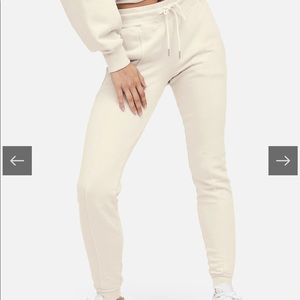 Mate the label front seam sweats